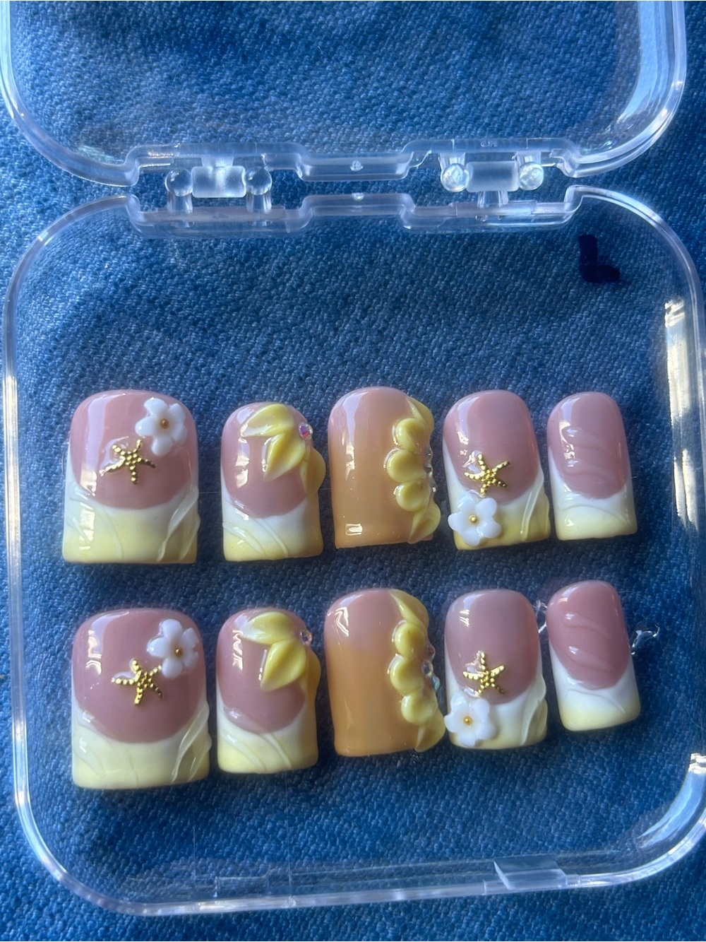 Baby Duck - Handmade Artisan Press On Nails